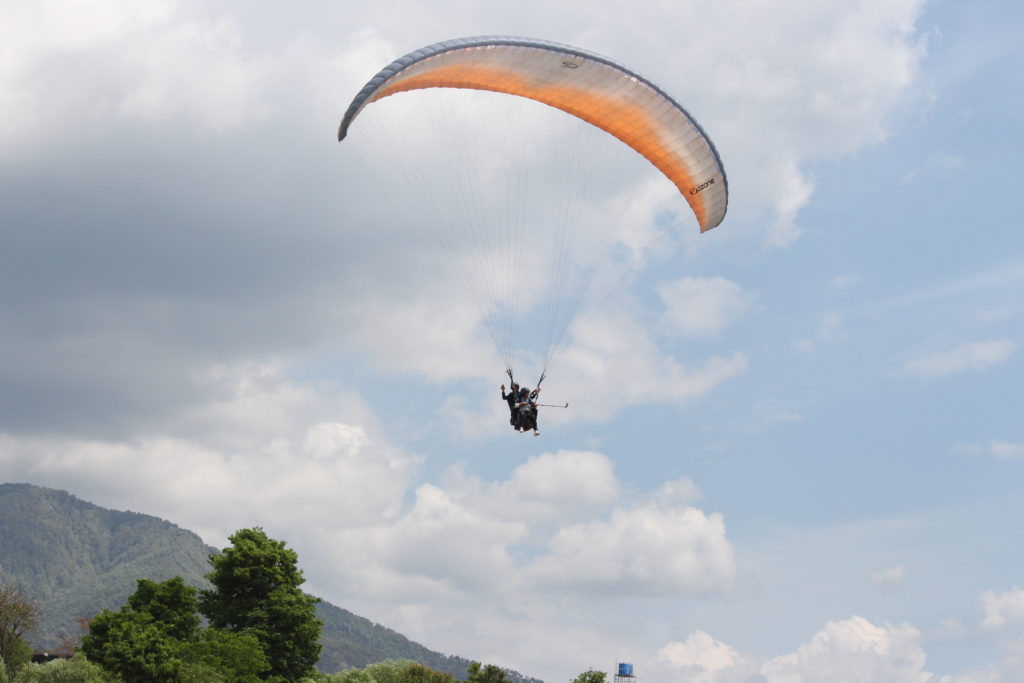 Paragliding in Bir Billing
